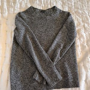 Theory black and white sweater size medium